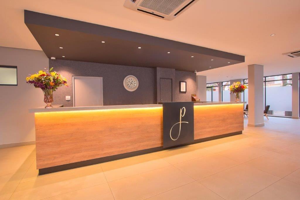 The Pretoria Hotel ภายนอก รูปภาพ